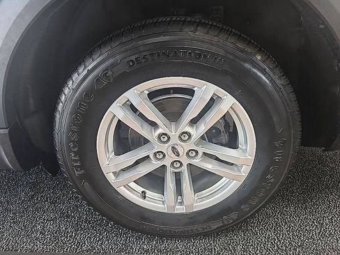 Used 2021 Ford Explorer XLT w/ Equipment Group 202A AWD/4WD image 40