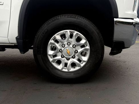 Used 2023 Chevrolet Silverado 2500 LT image 10