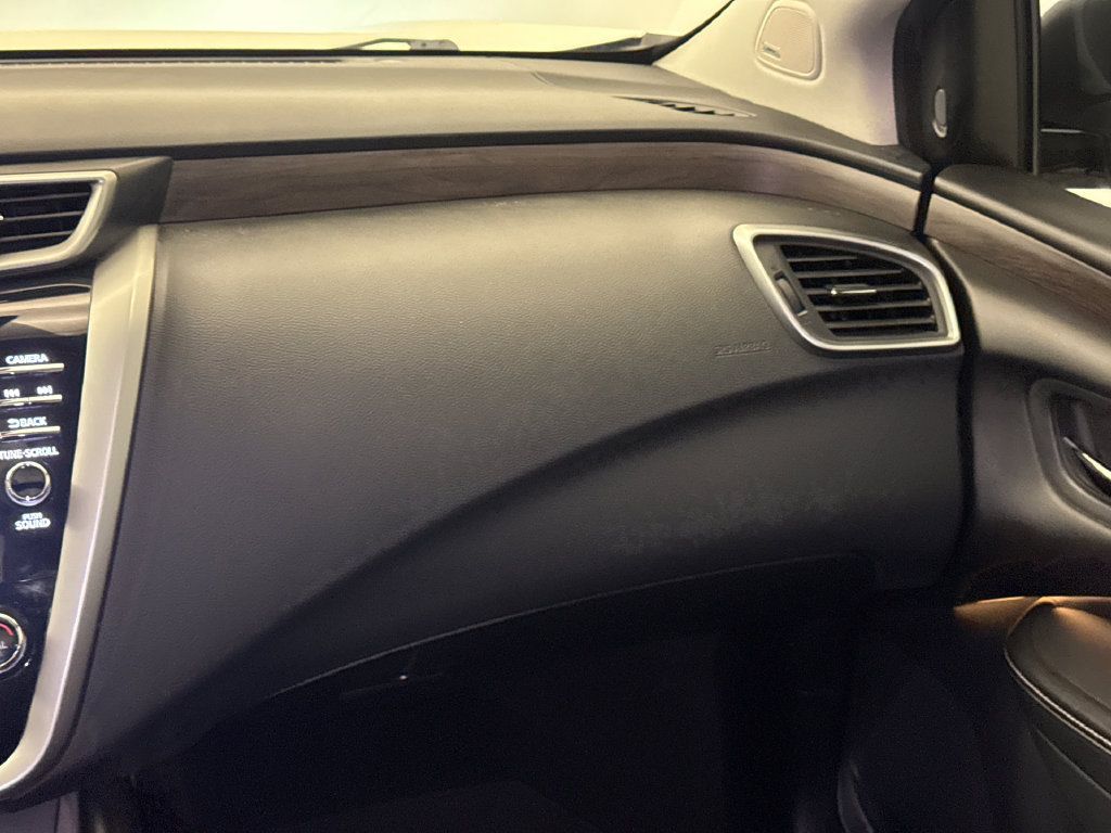 Used 2019 Nissan Murano Platinum w/ Cargo Package FWD image 16