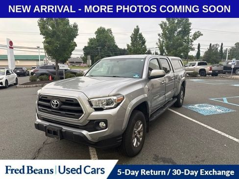 Used 2016 Toyota Tacoma SR5 w/ SR5 Appearance Package (SN) AWD/4WD image 8