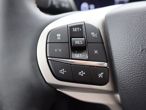 Used 2026 Ford Explorer Active w/ Active Comfort Package AWD/4WD image 17