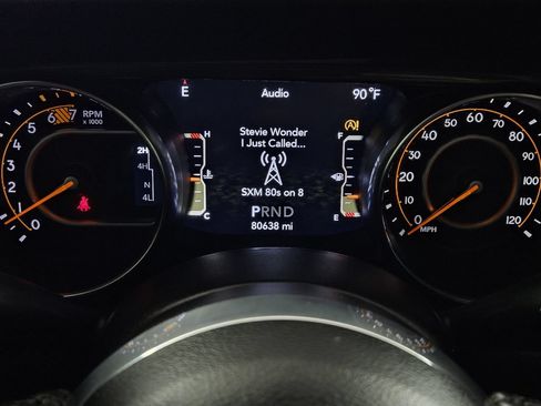 Used 2022 Jeep Wrangler Unlimited Sahara AWD/4WD image 12
