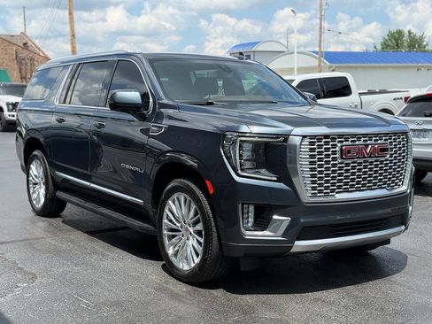 Used 2021 GMC Yukon XL Denali AWD/4WD image 3