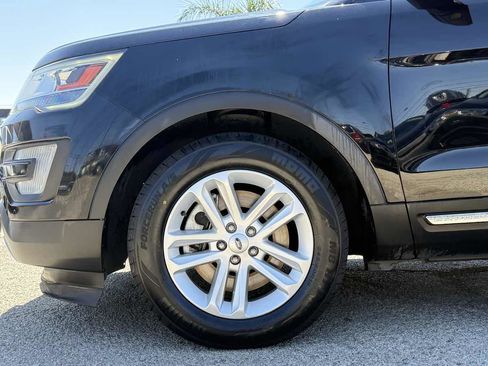 Used 2016 Ford Explorer XLT w/ Equipment Group 202A image 2