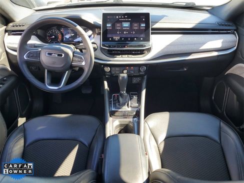 Used 2024 Jeep Compass Latitude image 10