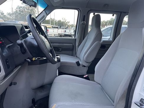 Used 2011 Ford E-350 and Econoline 350 XLT image 18