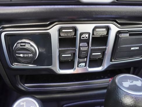 Certified 2025 Jeep Wrangler Unlimited Sahara w/ Safety Group image 30