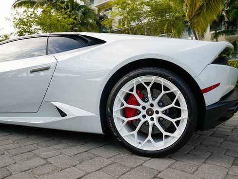 Used 2016 Lamborghini Huracan LP 610-4 Avio image 18