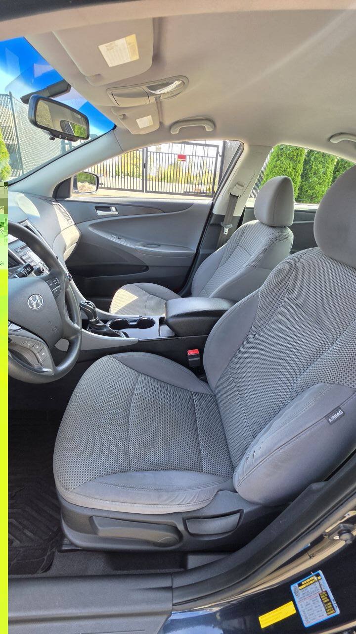 Used 2012 Hyundai Sonata GLS FWD image 9