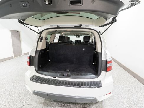 Used 2024 Nissan Armada SL w/ Captain's Chairs Package image 36