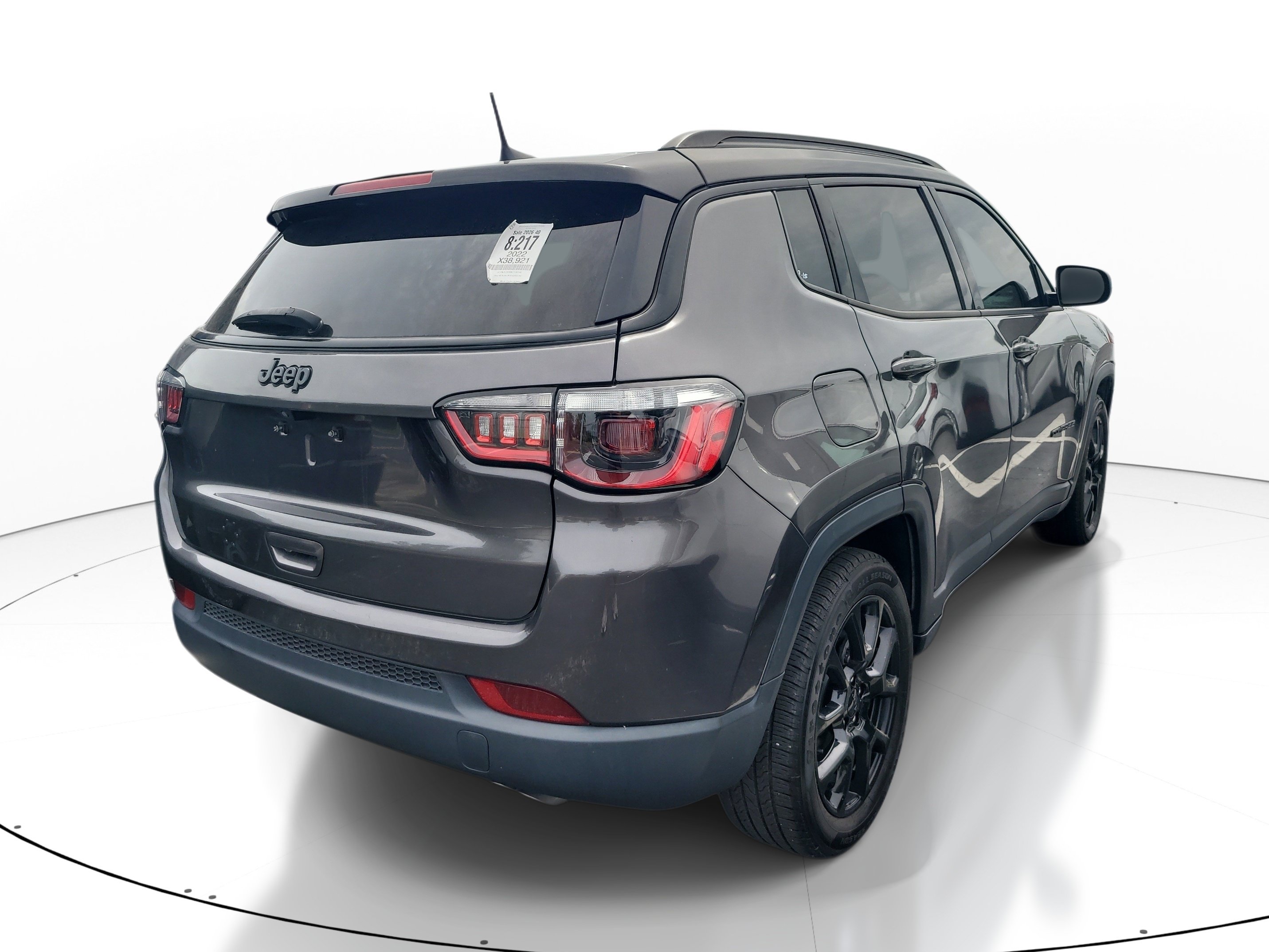 Used 2022 Jeep Compass Latitude FWD image 4