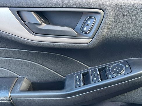 Used 2022 Ford Escape SE w/ Convenience Package FWD image 16