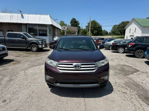 Used 2011 Toyota Highlander Limited w/ Tow Pkg AWD/4WD image 2