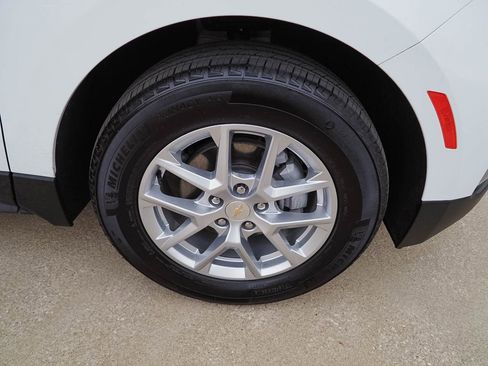 Certified 2023 Chevrolet Equinox LT FWD image 34