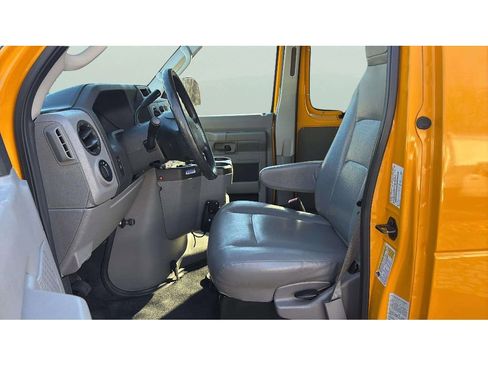 Used 2014 Ford E-250 and Econoline 250 image 10