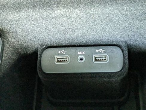 Used 2018 Chrysler 300 C w/ Sun, Sound & Nav Package RWD image 36