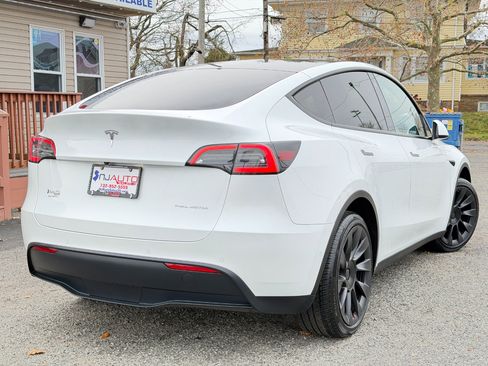 Used 2022 Tesla Model Y Long Range image 85