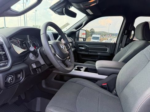 New 2026 RAM 2500 Big Horn AWD/4WD image 4