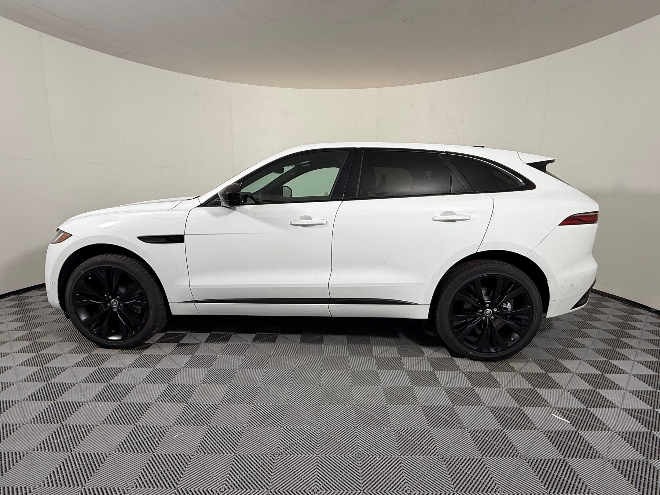 New 2026 Jaguar F-PACE R-Dynamic S AWD/4WD image 2
