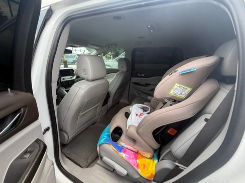 Used 2021 GMC Acadia SLT w/ Preferred Package FWD image 11
