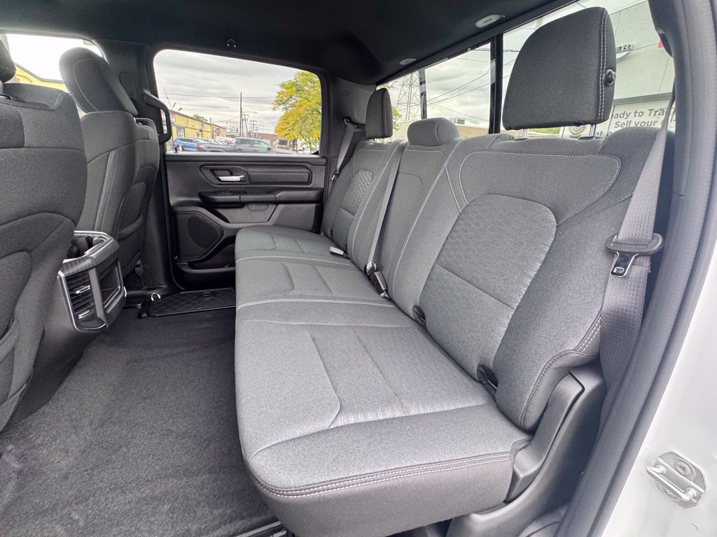 Used 2026 RAM 1500 Express AWD/4WD image 17