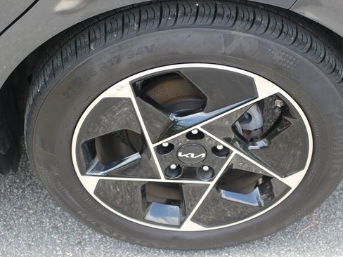 Certified 2023 Kia Soul EX FWD image 14