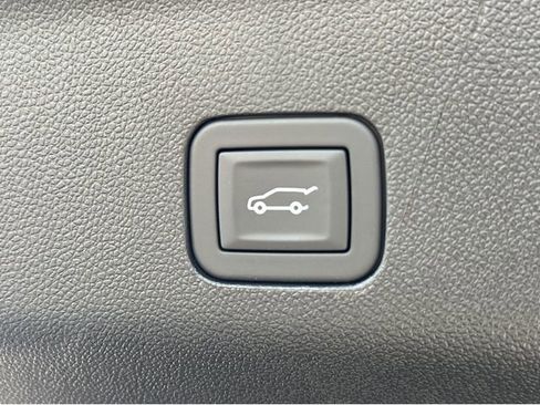 New 2026 GMC Yukon XL Elevation image 13