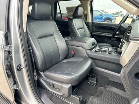 Used 2024 Ford Expedition XLT RWD image 25