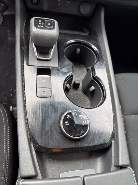 Used 2025 Nissan Rogue S AWD/4WD image 17