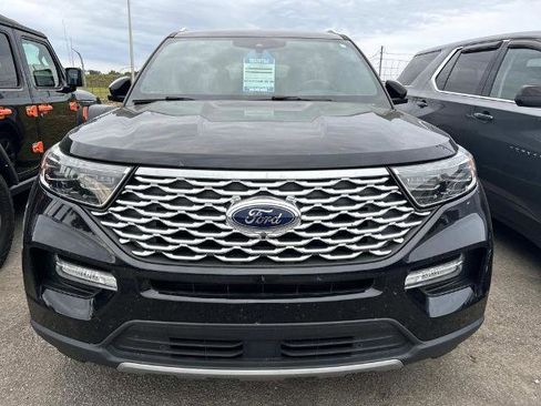 Certified 2020 Ford Explorer Platinum w/ Premium Technology Package AWD/4WD image 5