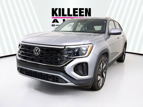 Used 2025 Volkswagen Atlas Cross Sport SE image 3