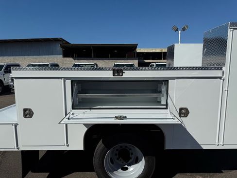 New 2026 Ford F550 4x4 Crew Cab Super Duty image 9