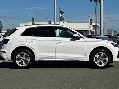 Used 2023 Audi Q5 2.0T Premium w/ Convenience Package AWD/4WD image 3