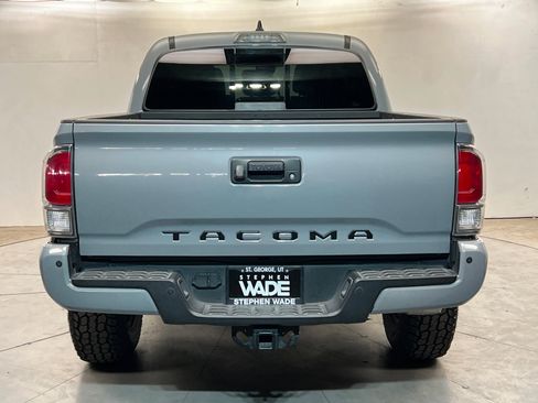 Used 2021 Toyota Tacoma TRD Off-Road w/ Technology Package AWD/4WD image 5