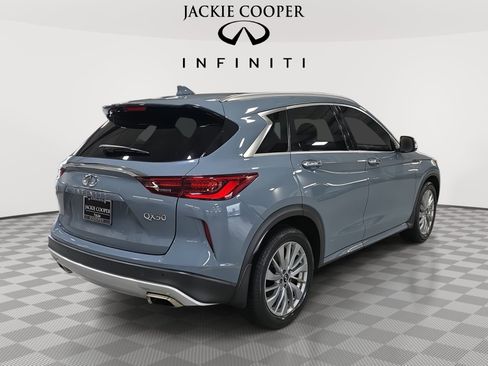 Certified 2023 INFINITI QX50 Luxe image 5