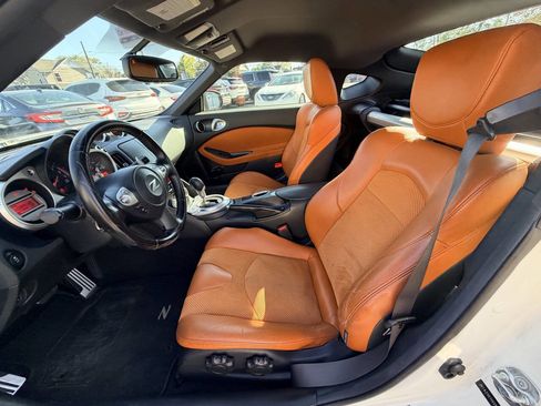 Used 2012 Nissan 370Z Touring RWD image 22