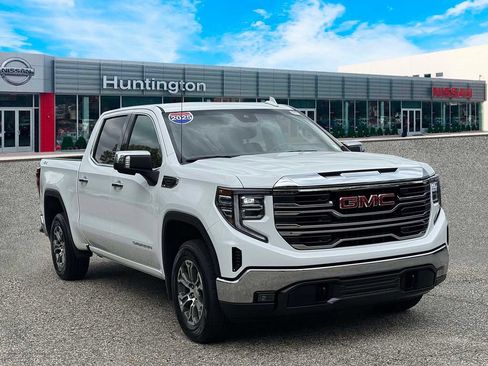 Used 2025 GMC Sierra 1500 SLT AWD/4WD image 4