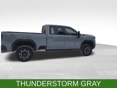 Used 2024 GMC Sierra 2500 AT4X image 2