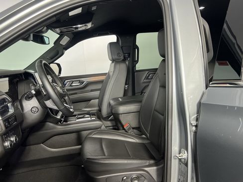 Used 2025 GMC Yukon Denali image 21