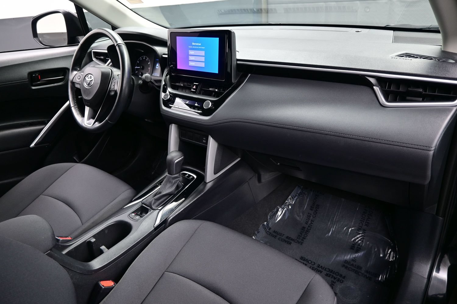 Used 2023 Toyota Corolla Cross LE AWD/4WD image 14