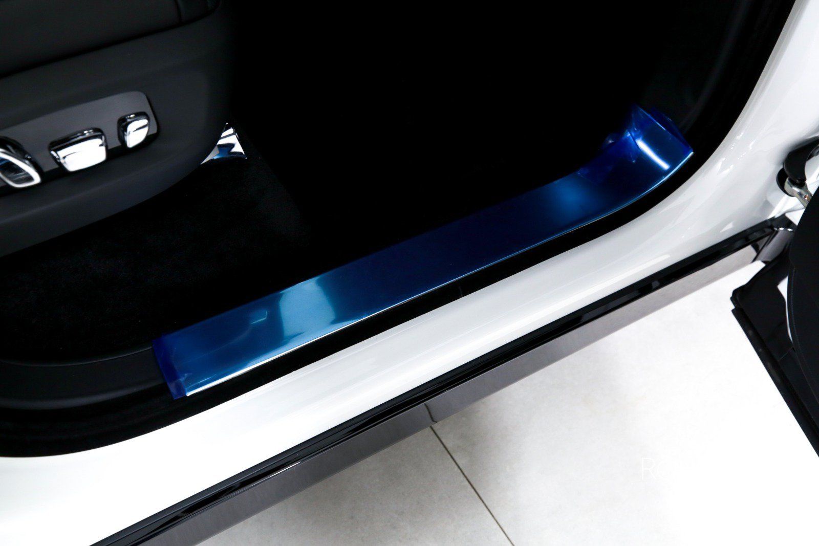 Used 2026 Rolls-Royce Cullinan AWD/4WD image 38