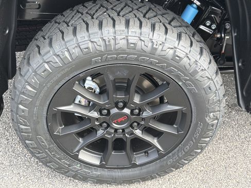 New 2026 Toyota Tundra Platinum w/ TRD Off-Road Package image 27