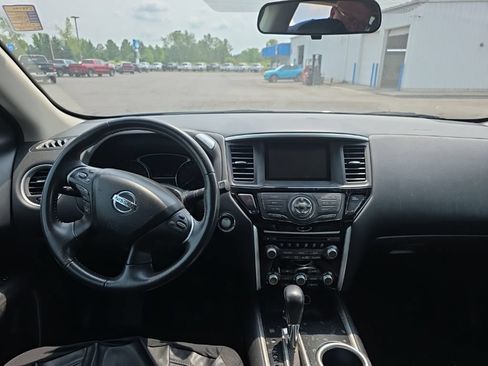 Used 2014 Nissan Pathfinder SV AWD/4WD image 11