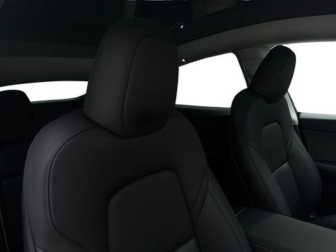 Used 2024 Tesla Model Y Long Range AWD/4WD image 45