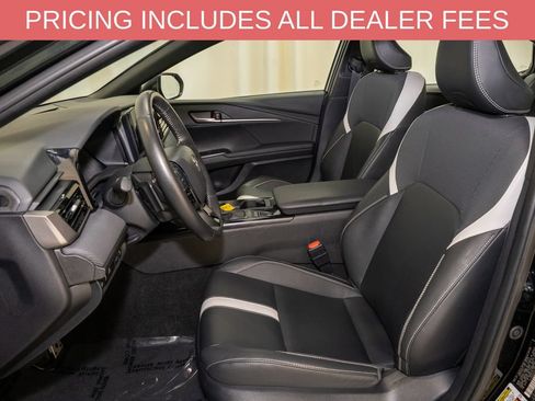 Used 2025 Toyota Camry SE w/ Convenience Package AWD/4WD image 10
