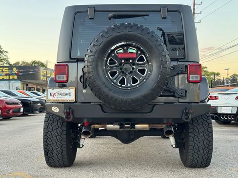 Used 2017 Jeep Wrangler Unlimited Sport w/ Connectivity Group image 3