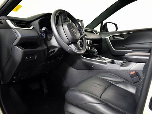 Certified 2022 Toyota RAV4 SE image 15