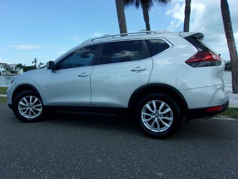 Used 2019 Nissan Rogue S w/ Special Edition Package FWD image 7