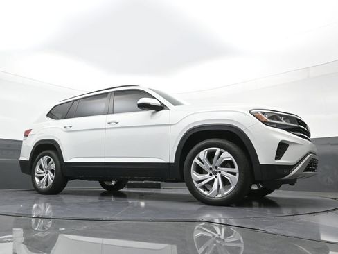 Used 2021 Volkswagen Atlas SE w/ Towing Package FWD image 21