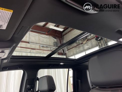 Used 2025 Chevrolet Suburban RST w/ RST Capability Package image 3